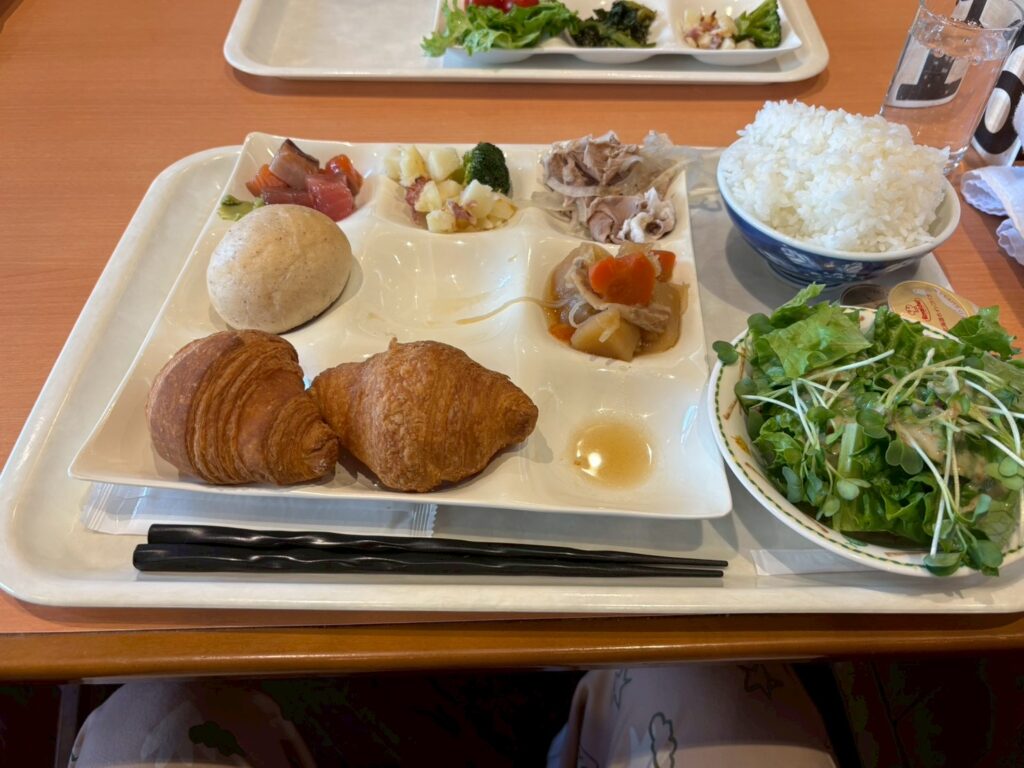朝食バイキング